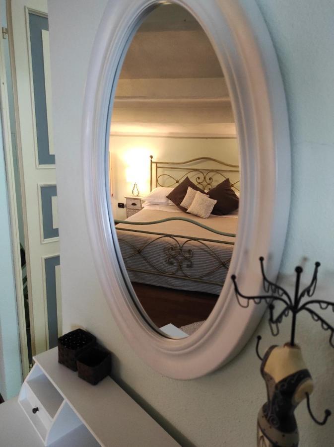 Chez Nous - *